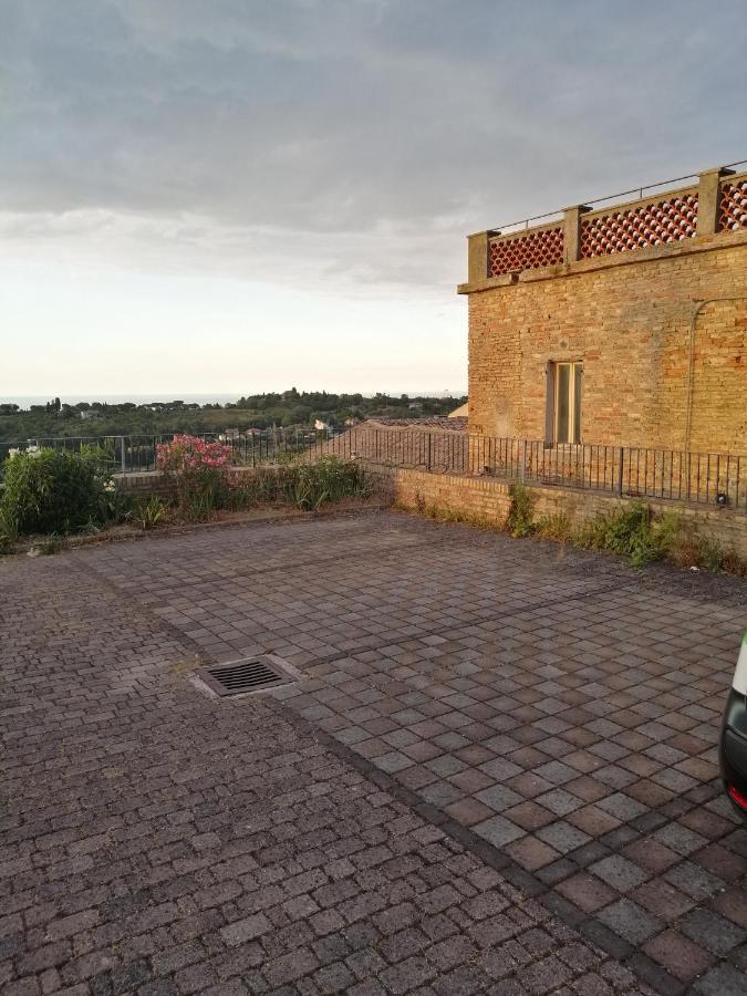 Belvedere House Hotell Civitanova Alta Exteriör bild