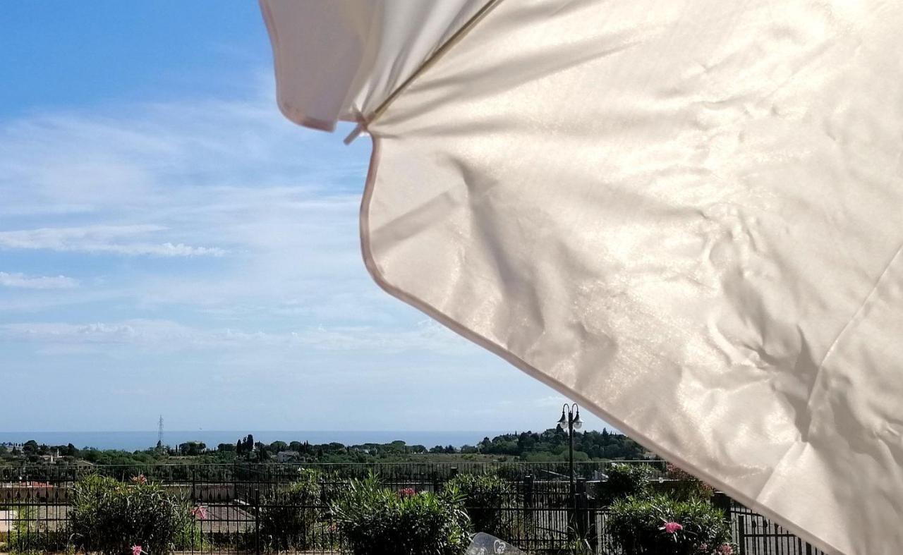 Belvedere House Hotell Civitanova Alta Exteriör bild